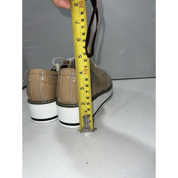 Dadawen NWT Beige Patent Wingtip Oxford Shoes Women’s Size 41 (9.5 US) - Picture 4 of 13